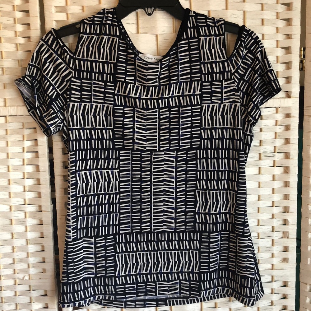 Cute CK Cold Shoulder Top